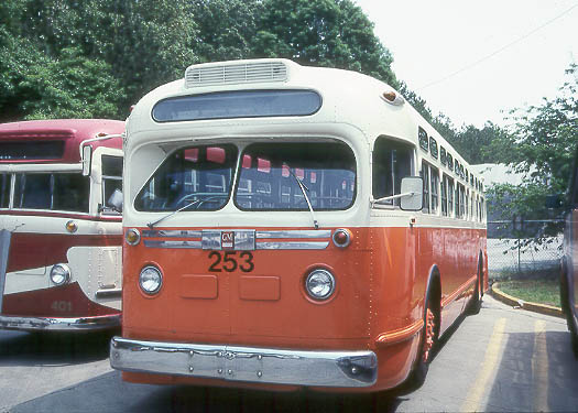 www.motorbussociety.org/conventn/01spr/Atlanta%20Transit%20253.jpg